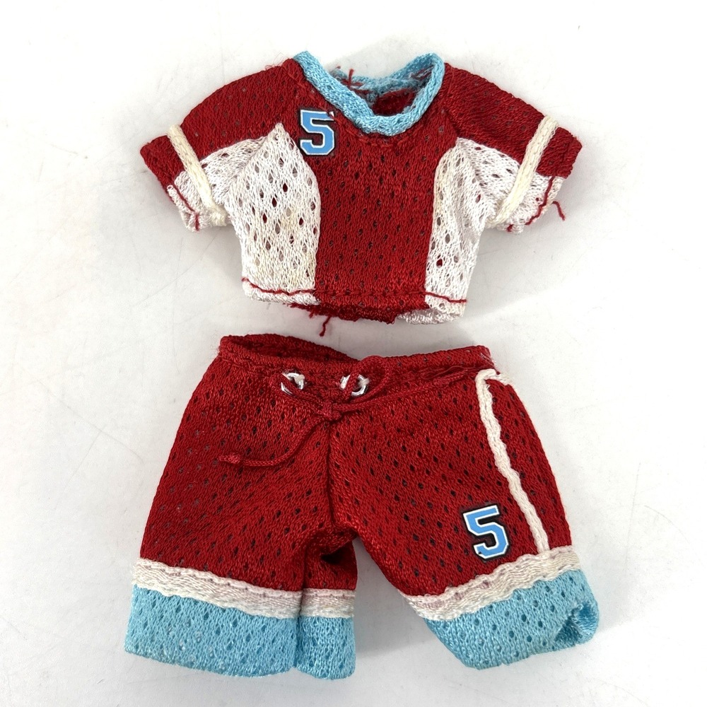 2007 Bratz PLAY SPORTZ 6th SOCCER CLOE Outfit Doll‎ Top & Shorts Lot Sports